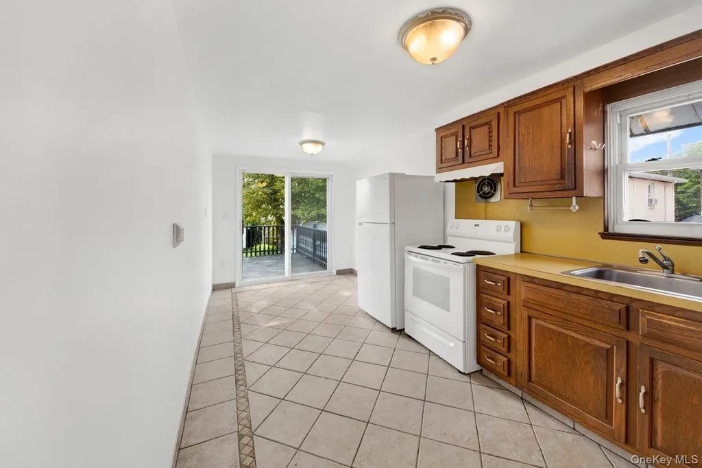 3088 Mullan Place Bronx NY 10465