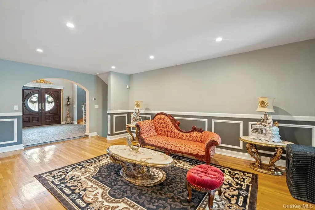 57 Southgate Road Valley Stream NY 11581
