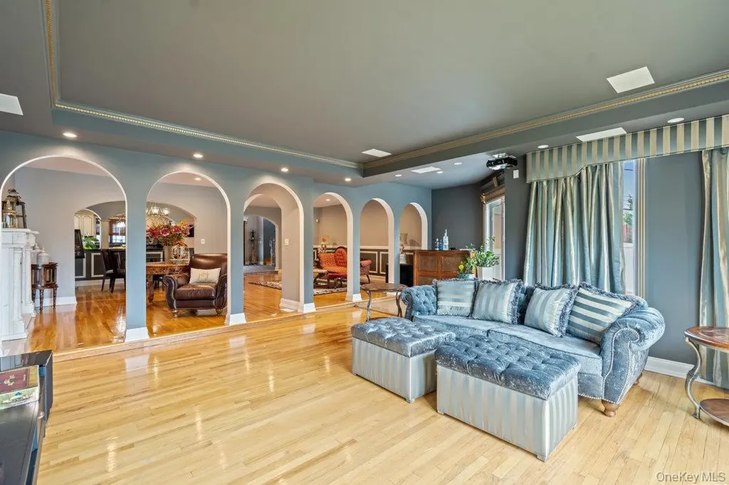 57 Southgate Road Valley Stream NY 11581