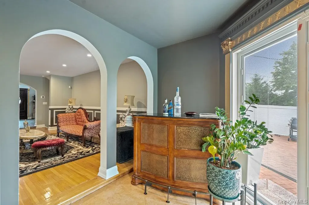 57 Southgate Road Valley Stream NY 11581