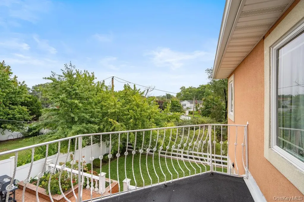 57 Southgate Road Valley Stream NY 11581