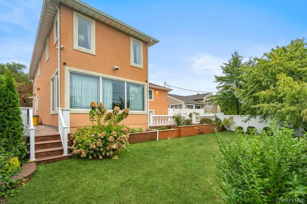 57 Southgate Road Valley Stream NY 11581