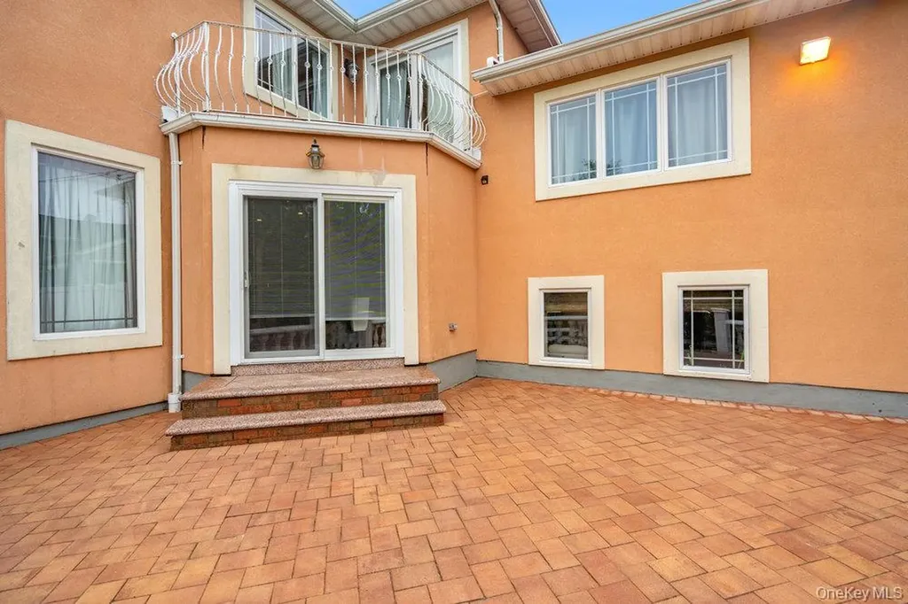 57 Southgate Road Valley Stream NY 11581