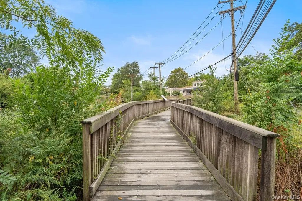 57 Southgate Road Valley Stream NY 11581