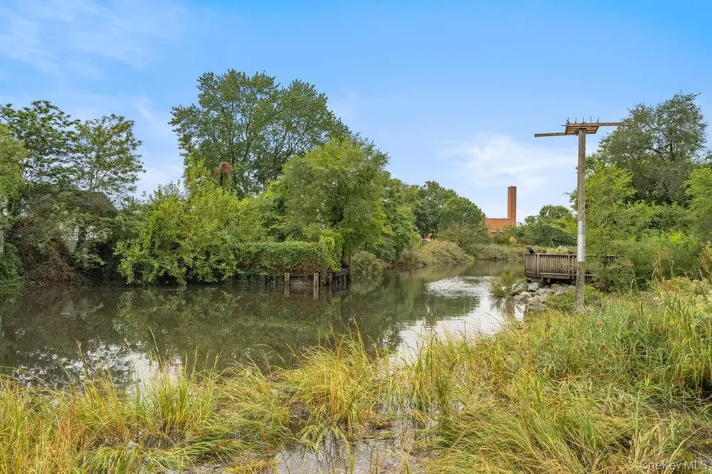 57 Southgate Road Valley Stream NY 11581
