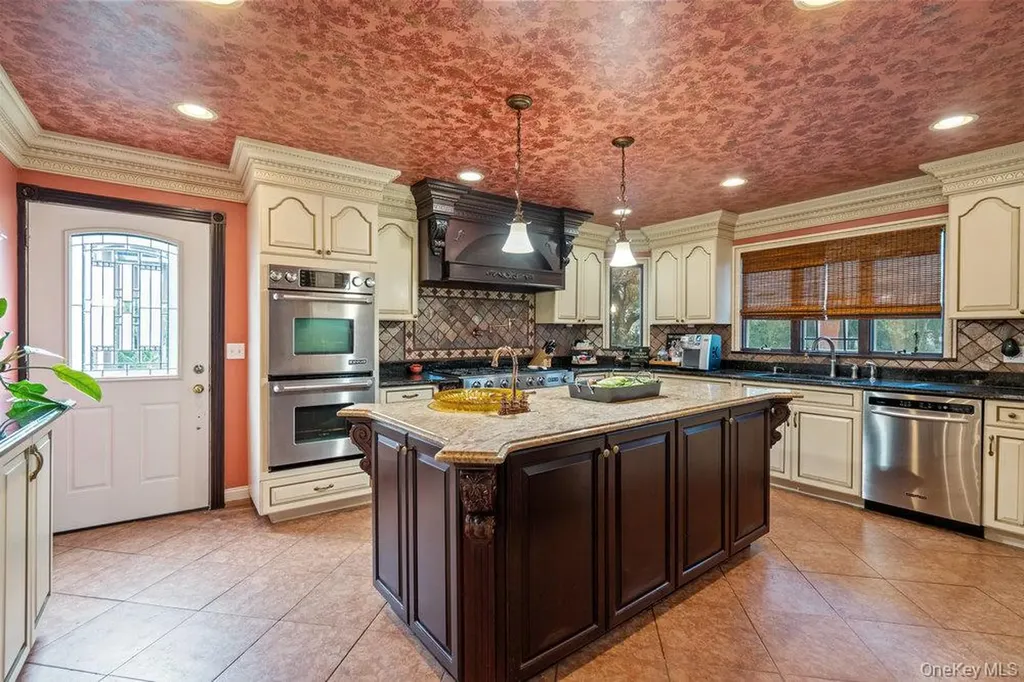 57 Southgate Road Valley Stream NY 11581