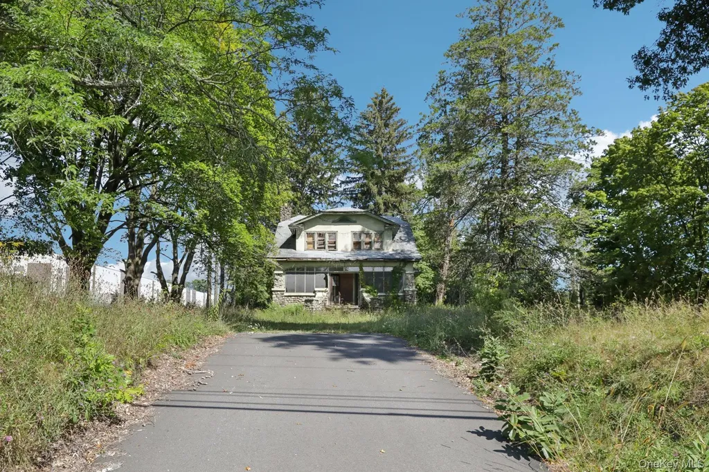 122 Route 17k Newburgh NY 12550