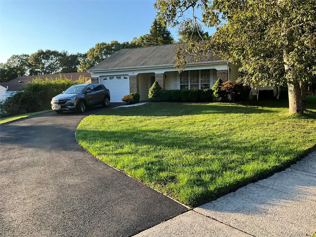 2 Kingston Drive Ridge NY 11961