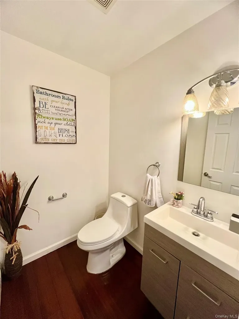 5 Raleigh Close Middletown NY 10940