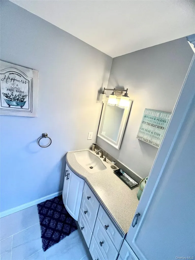 5 Raleigh Close Middletown NY 10940