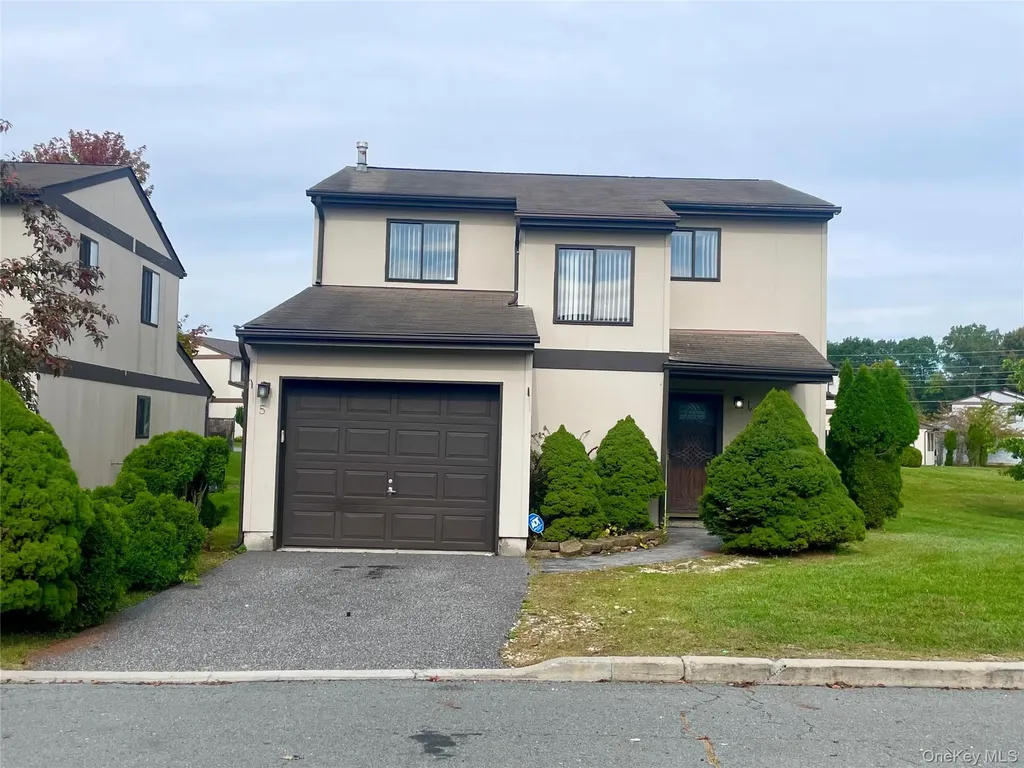 5 Raleigh Close Middletown NY 10940