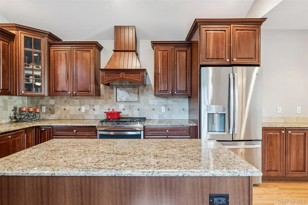 470 Argyle Road Mineola NY 11501
