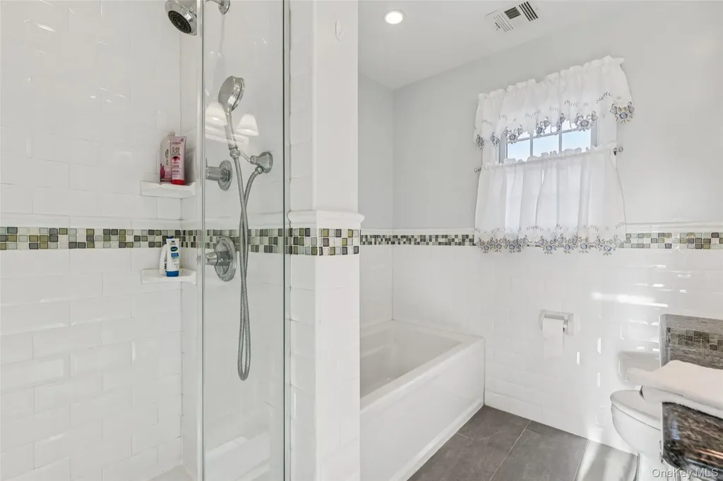 470 Argyle Road Mineola NY 11501