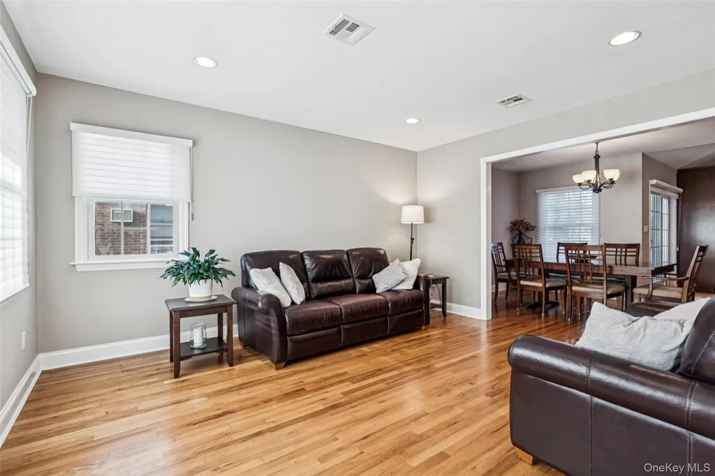 470 Argyle Road Mineola NY 11501
