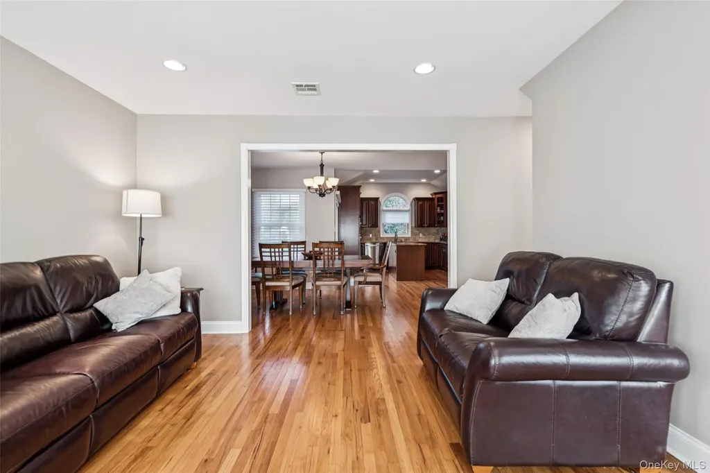 470 Argyle Road Mineola NY 11501