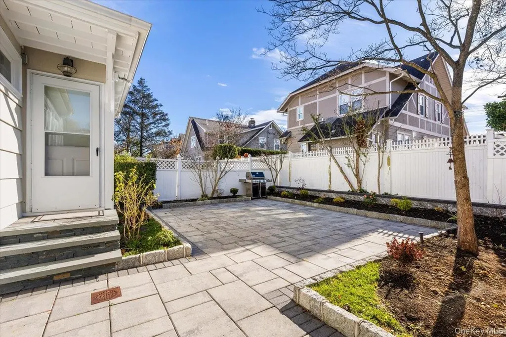 12 Ridgeland Terrace Rye NY 10580