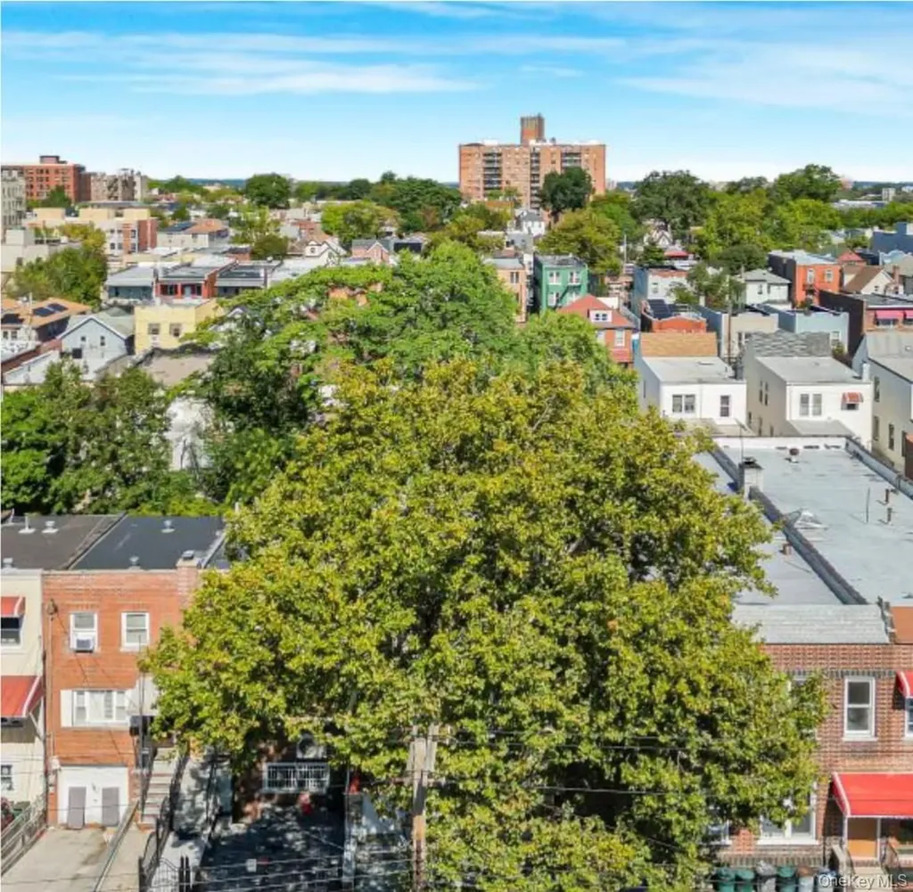 839 E 228th Street Bronx NY 10466