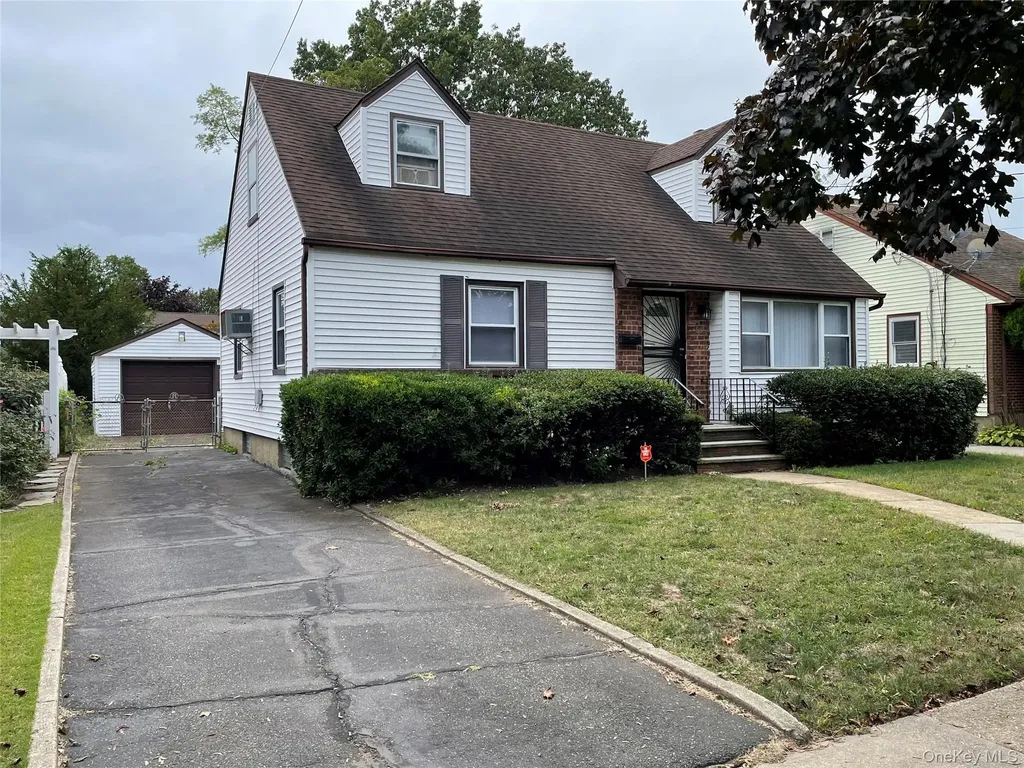88 Acacia Avenue Hempstead NY 11550