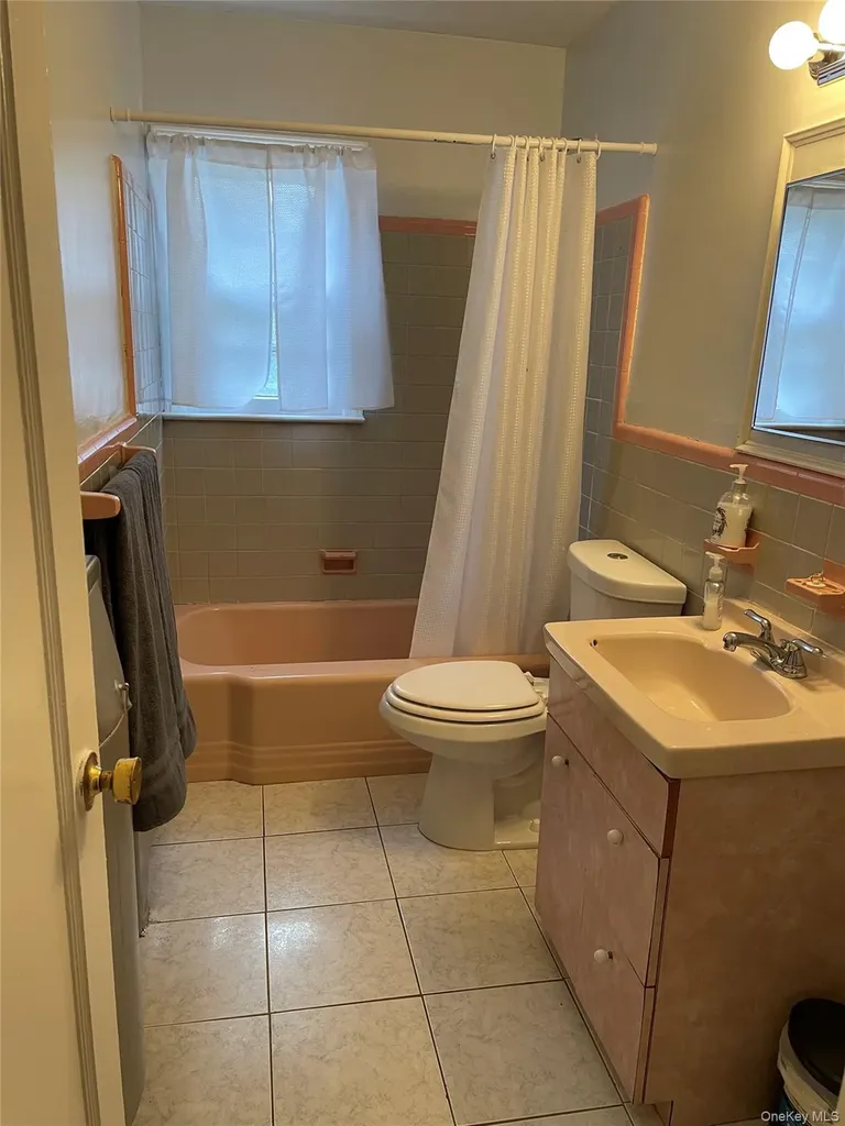 88 Acacia Avenue Hempstead NY 11550
