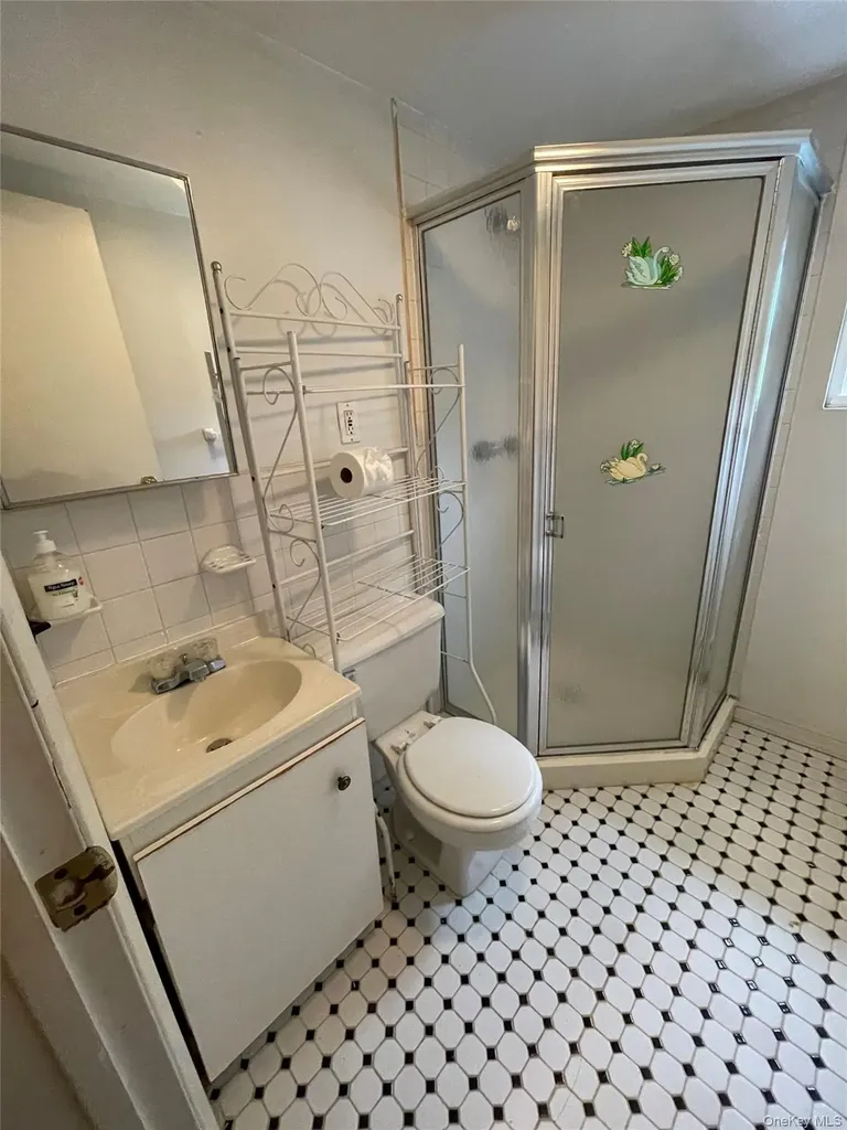 88 Acacia Avenue Hempstead NY 11550