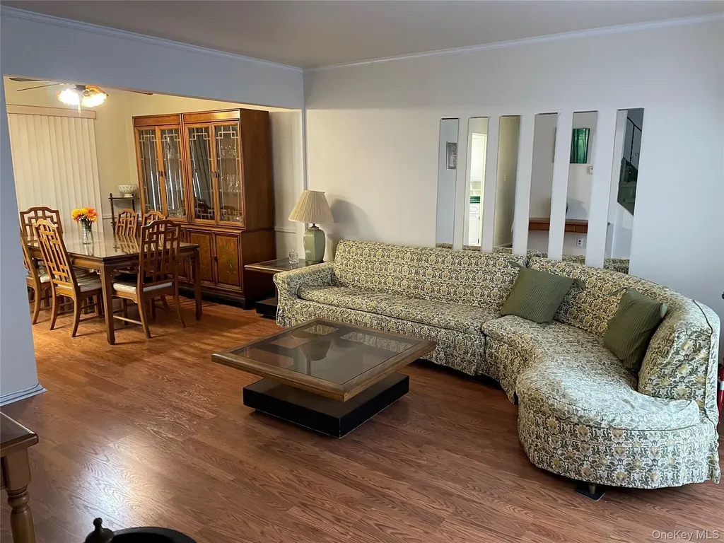 88 Acacia Avenue Hempstead NY 11550