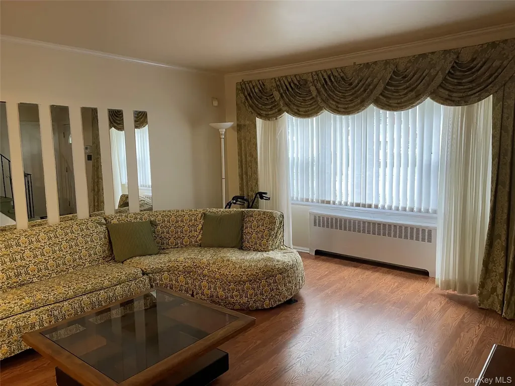 88 Acacia Avenue Hempstead NY 11550