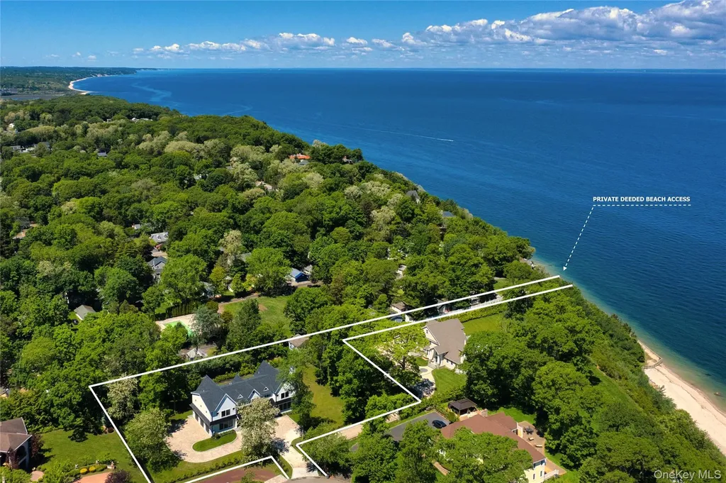 110 Crescent Court Wading River NY 11792