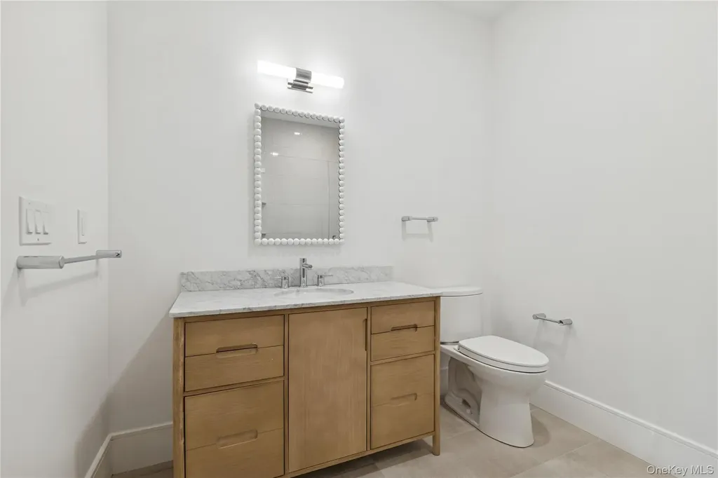 110 Crescent Court Wading River NY 11792