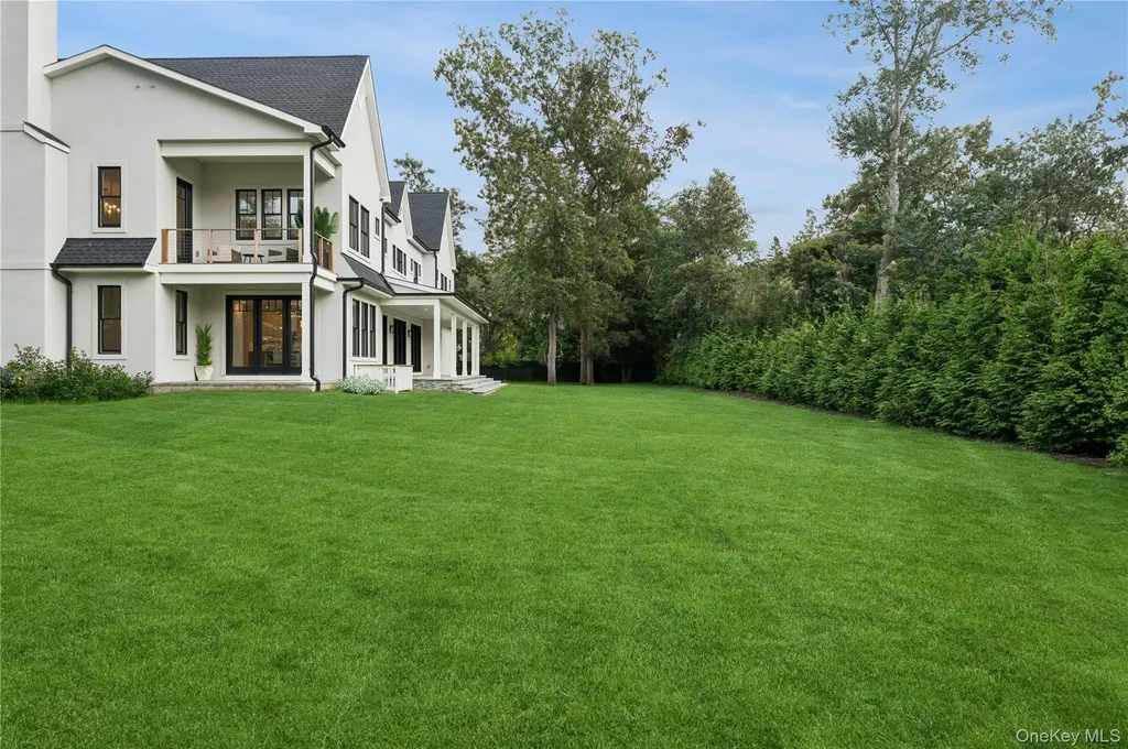 110 Crescent Court Wading River NY 11792
