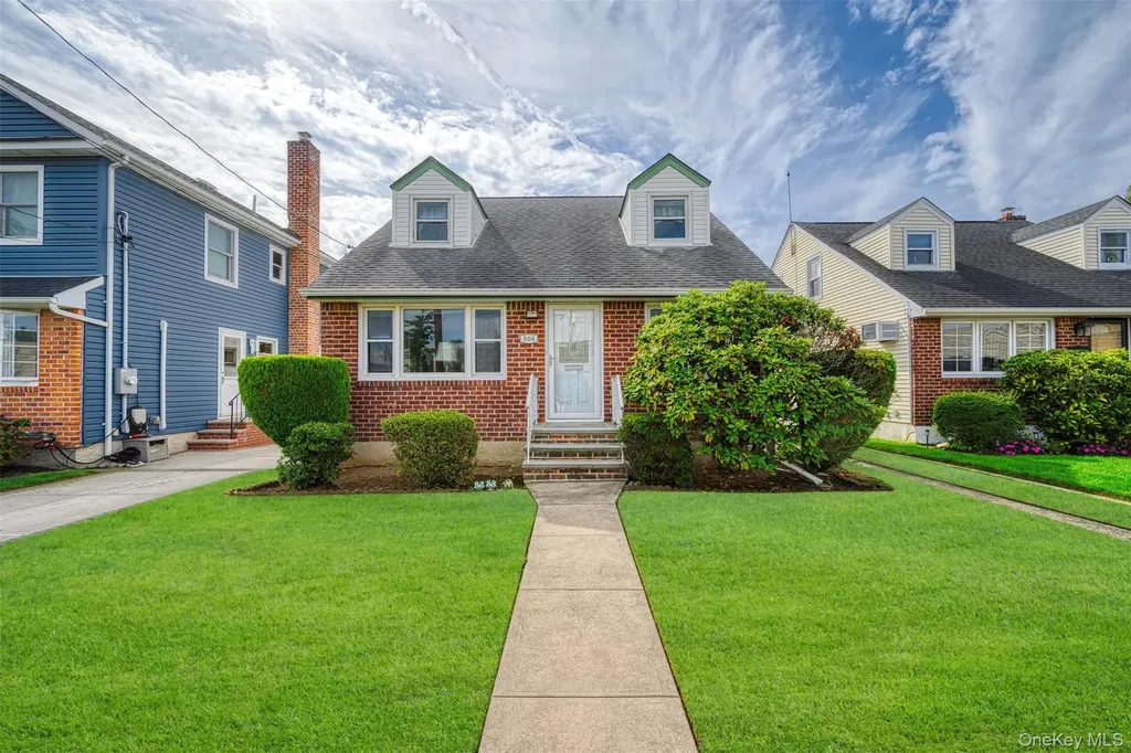 504 6th Avenue New Hyde Park NY 11040