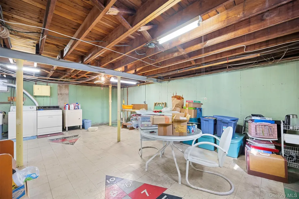 504 6th Avenue New Hyde Park NY 11040