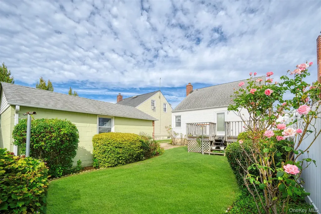 504 6th Avenue New Hyde Park NY 11040