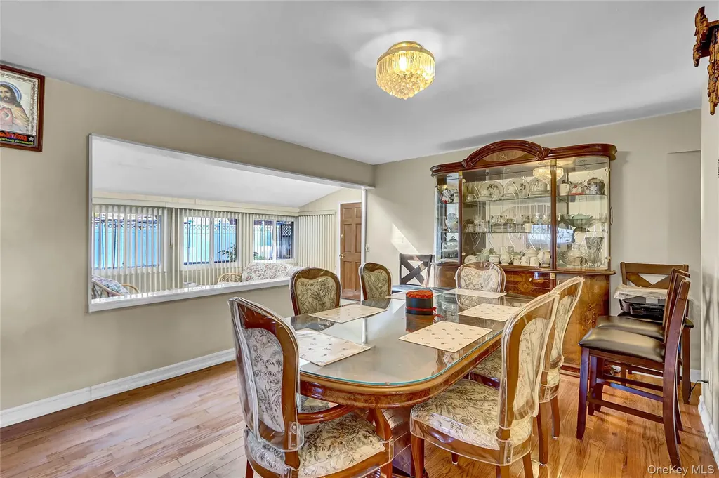 29 Walnut Lane Hicksville NY 11801