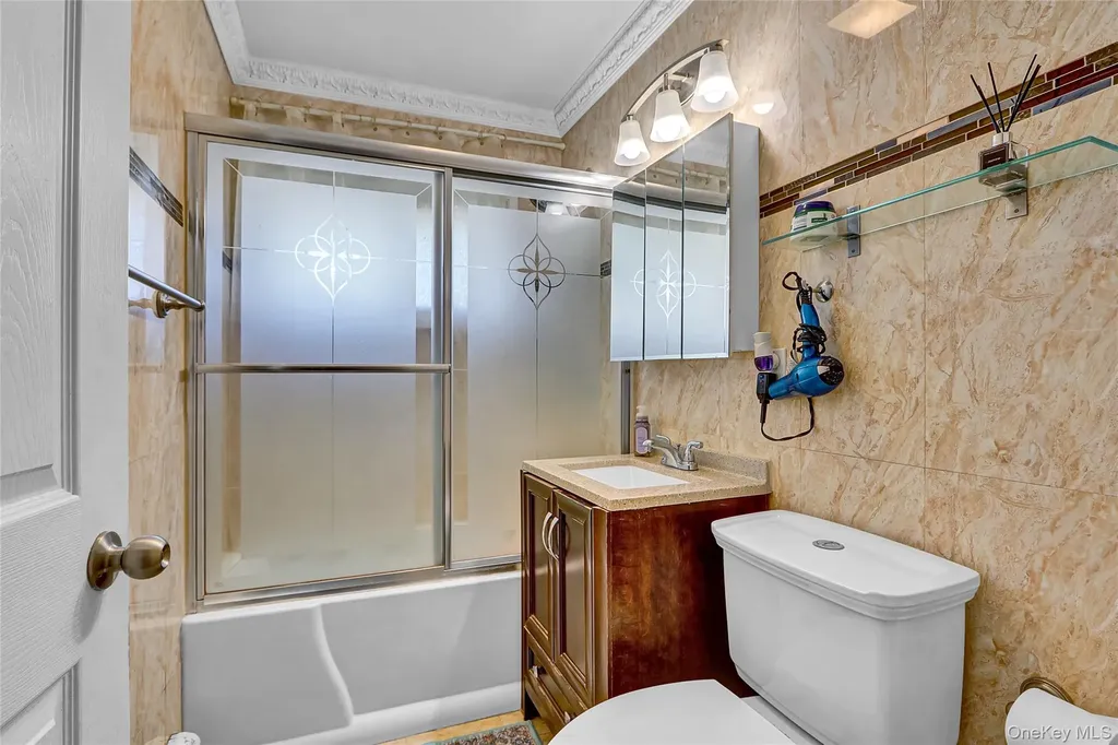 29 Walnut Lane Hicksville NY 11801