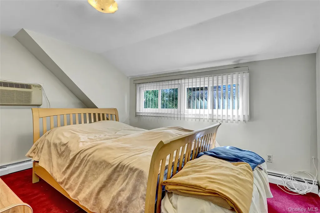 29 Walnut Lane Hicksville NY 11801