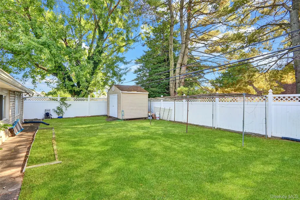 29 Walnut Lane Hicksville NY 11801