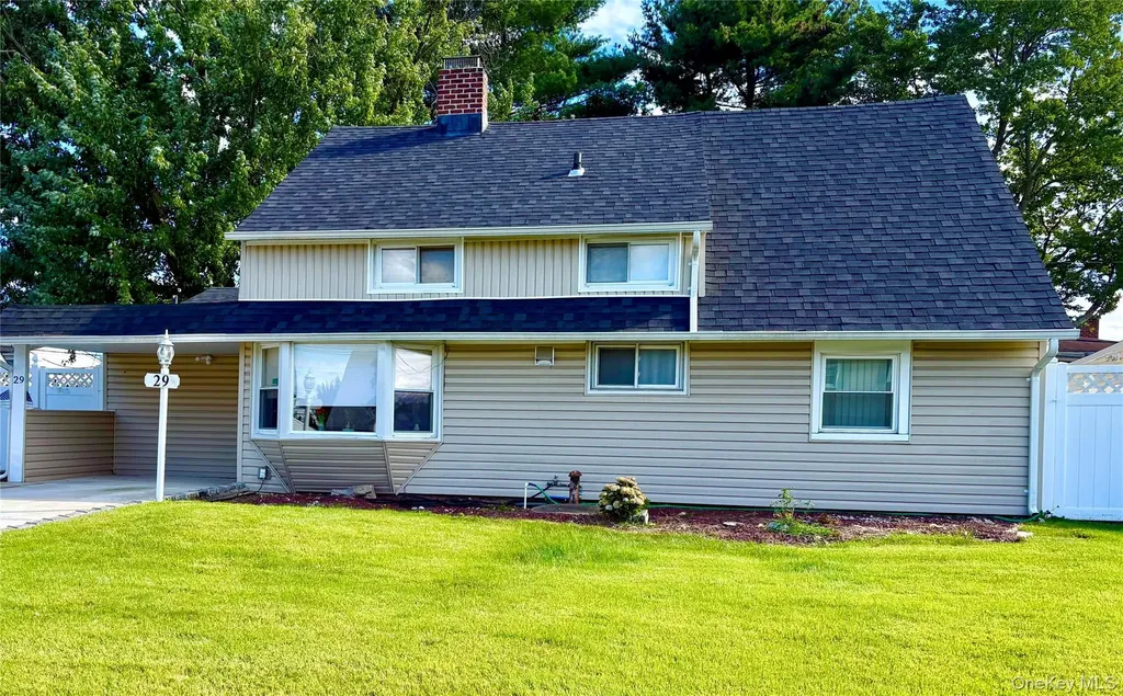 29 Walnut Lane Hicksville NY 11801