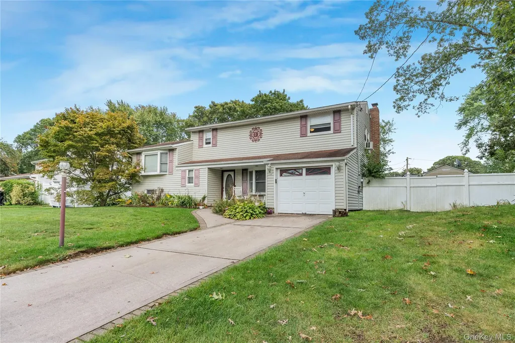 59 Riviera Drive Selden NY 11784
