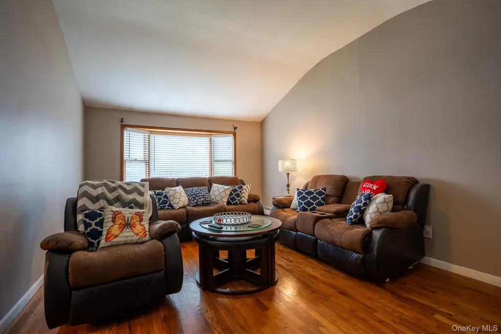 59 Riviera Drive Selden NY 11784