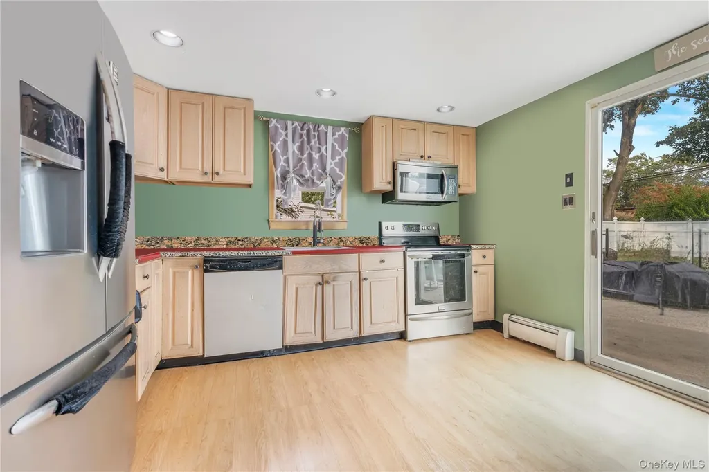 59 Riviera Drive Selden NY 11784