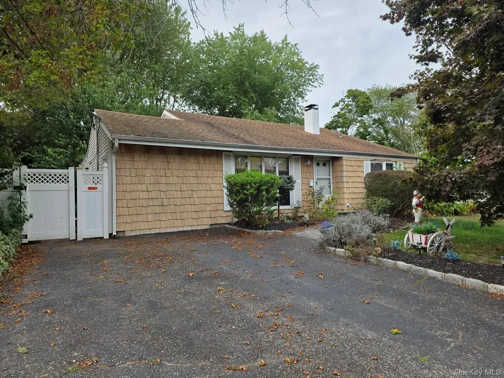 3106 Devon Avenue Medford NY 11763