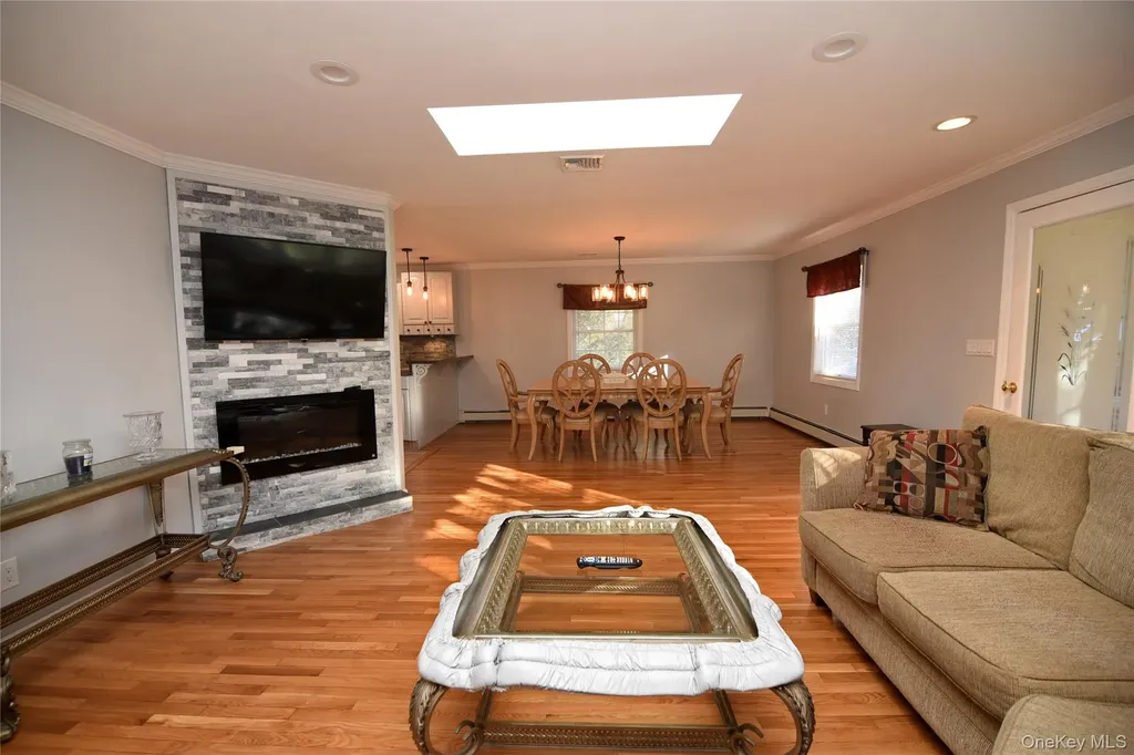 11 Lakeview Terrace Mahopac NY 10541