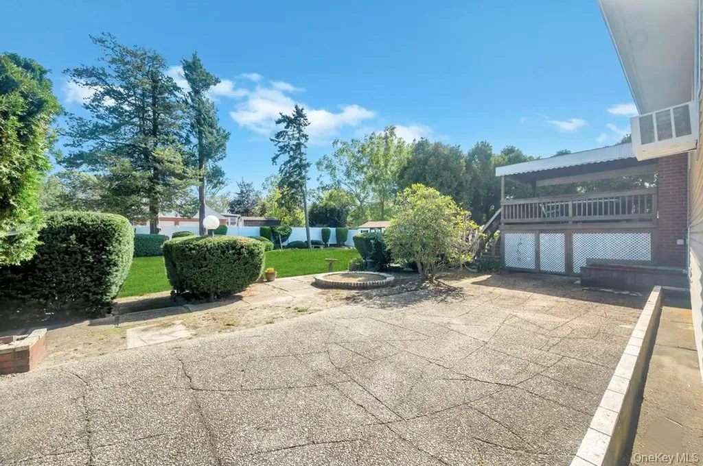 1399 Ackerson Boulevard Bay Shore NY 11706