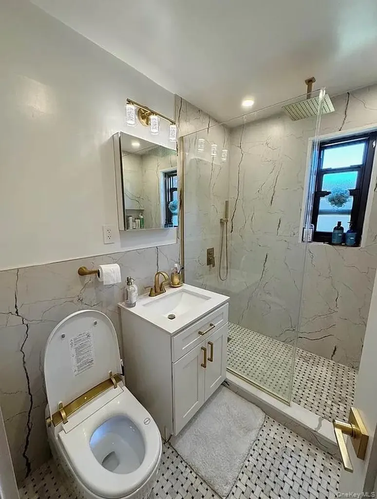 20-19 Utopia Parkway Whitestone NY 11357