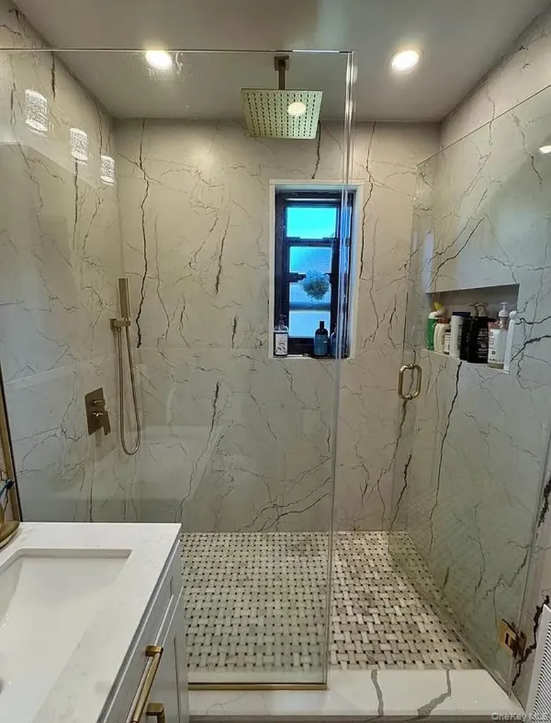 20-19 Utopia Parkway Whitestone NY 11357