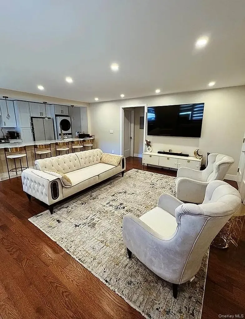 20-19 Utopia Parkway Whitestone NY 11357