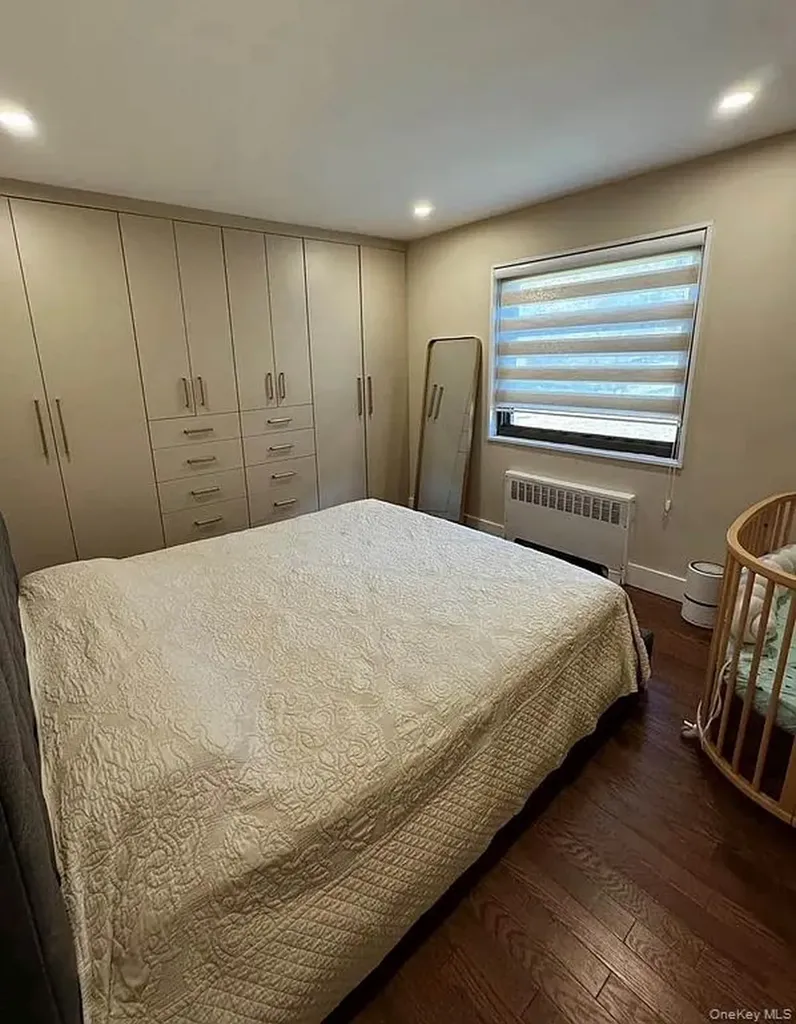 20-19 Utopia Parkway Whitestone NY 11357