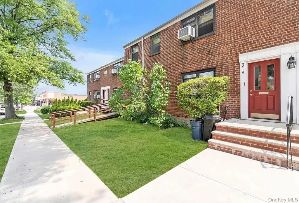 20-19 Utopia Parkway Whitestone NY 11357