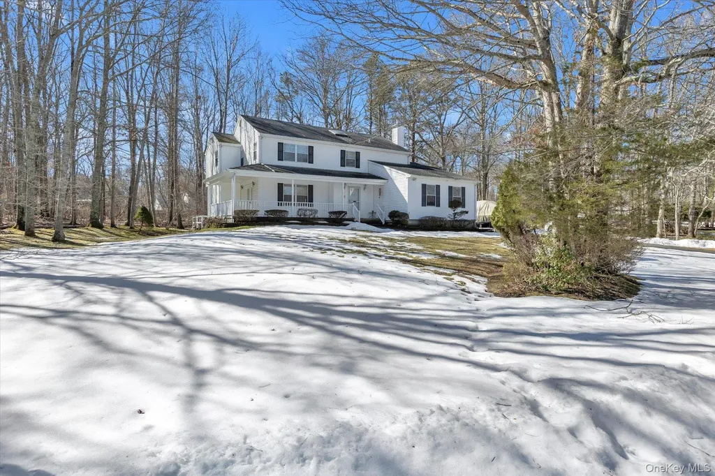 8 Jacqueline Drive Manorville NY 11949