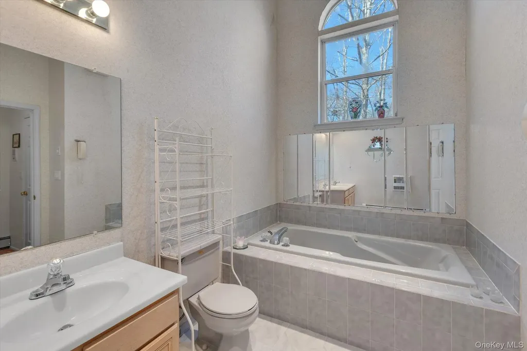 8 Jacqueline Drive Manorville NY 11949